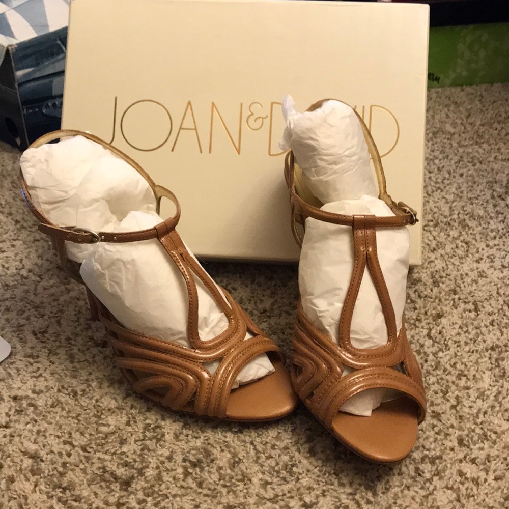 Joan & David Nude strappy heels brand new sz 9